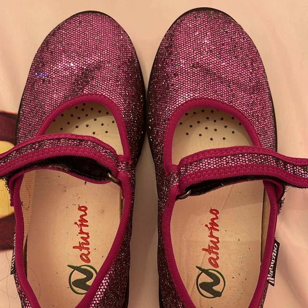 Fuschia naturino size (30) approximately 13